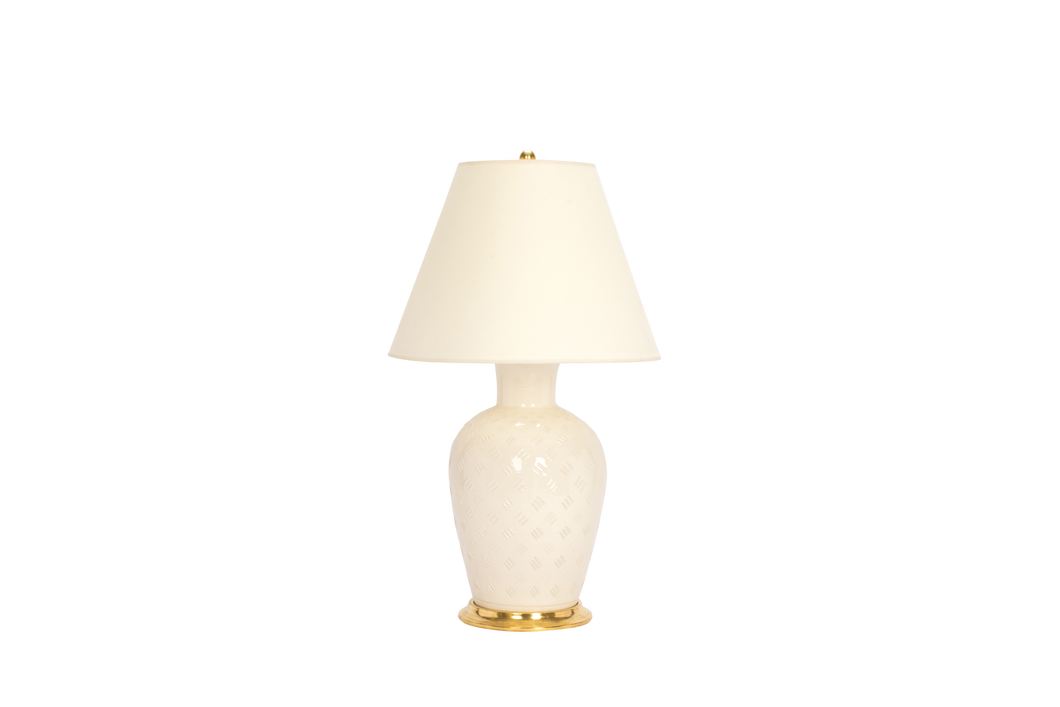 Basket outlet weave lamp